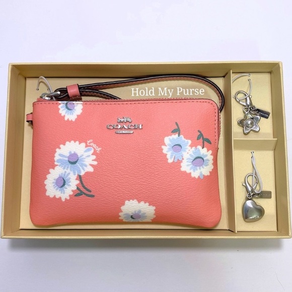 COPY - 🎁🌸COACH GIFT SET🎁🌸 - Picture 2 of 9